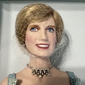 Franklin Mint Rare Princess Diana Limited Edition Porcelain Doll in original box